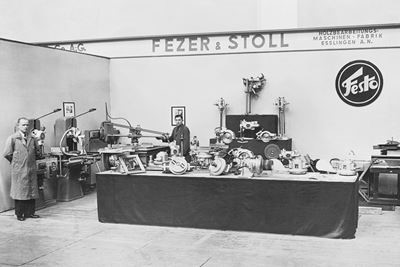 تصویری از برگزاری نمایشگاه فستو سال 1938